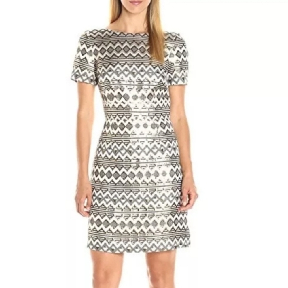 Vince Camuto Casual Dress in Cream and Gray